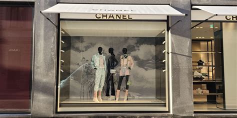 bologna boutique chanel|Chanel via montenapoleone.